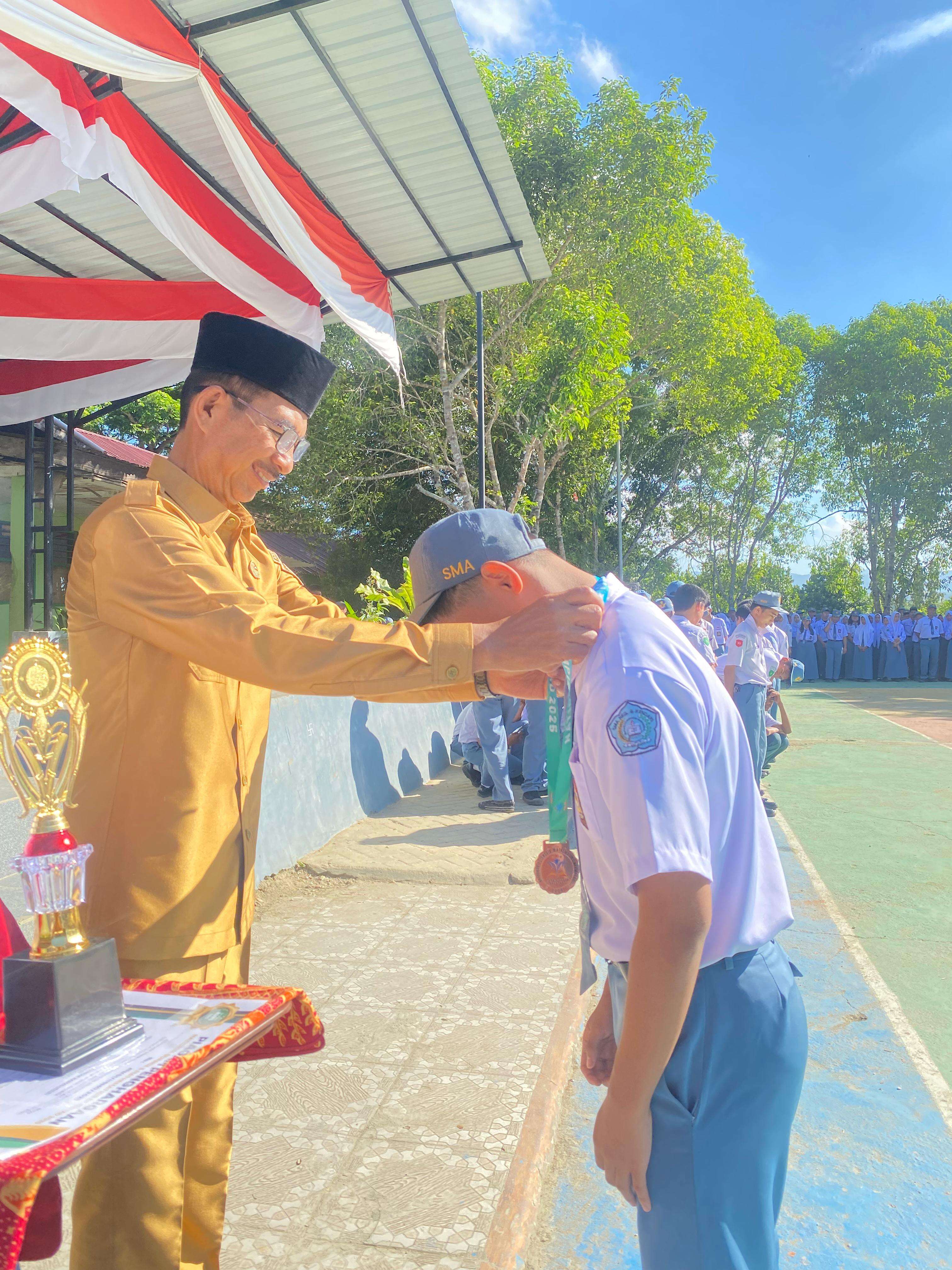 Penyerahan Piala dan Piagam National Science & Mathematics Olympiad 2025